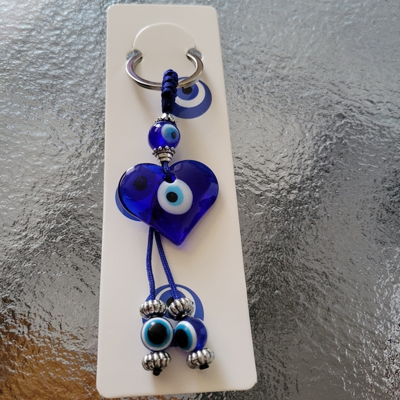 Heart shaped evil eye keyring keychain - Picture 7 of 9